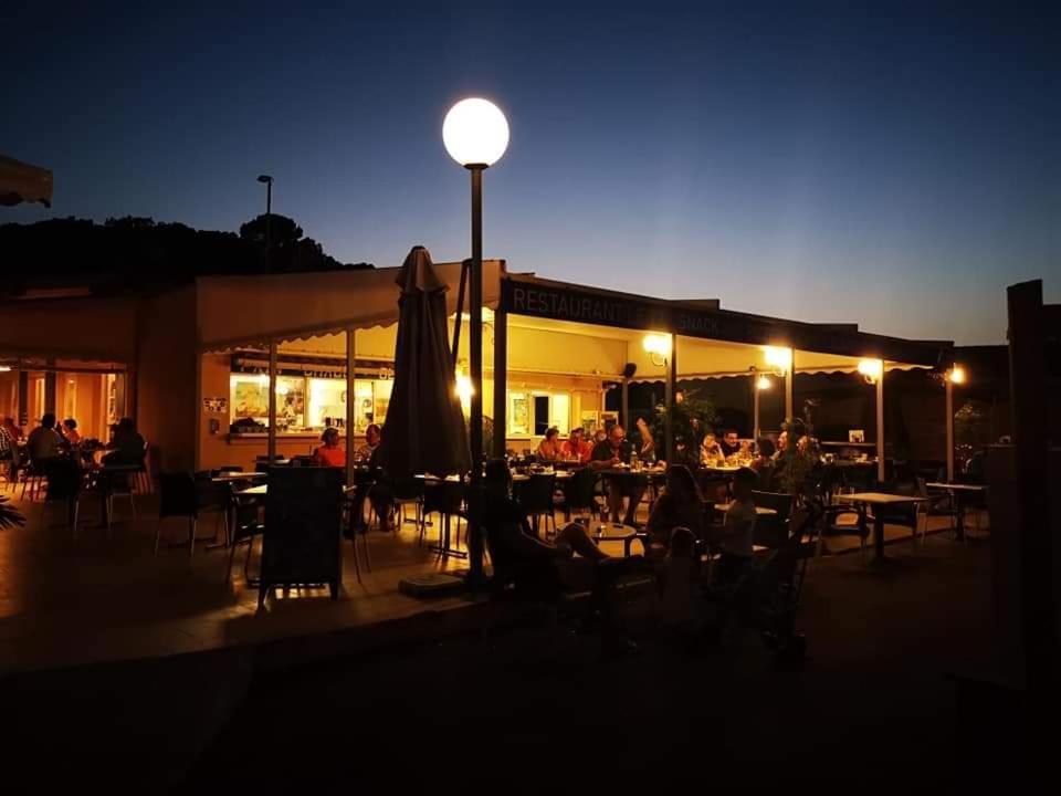 Vacances Familiales Dans Camping Avec Piscine Fréjus Zewnętrze zdjęcie